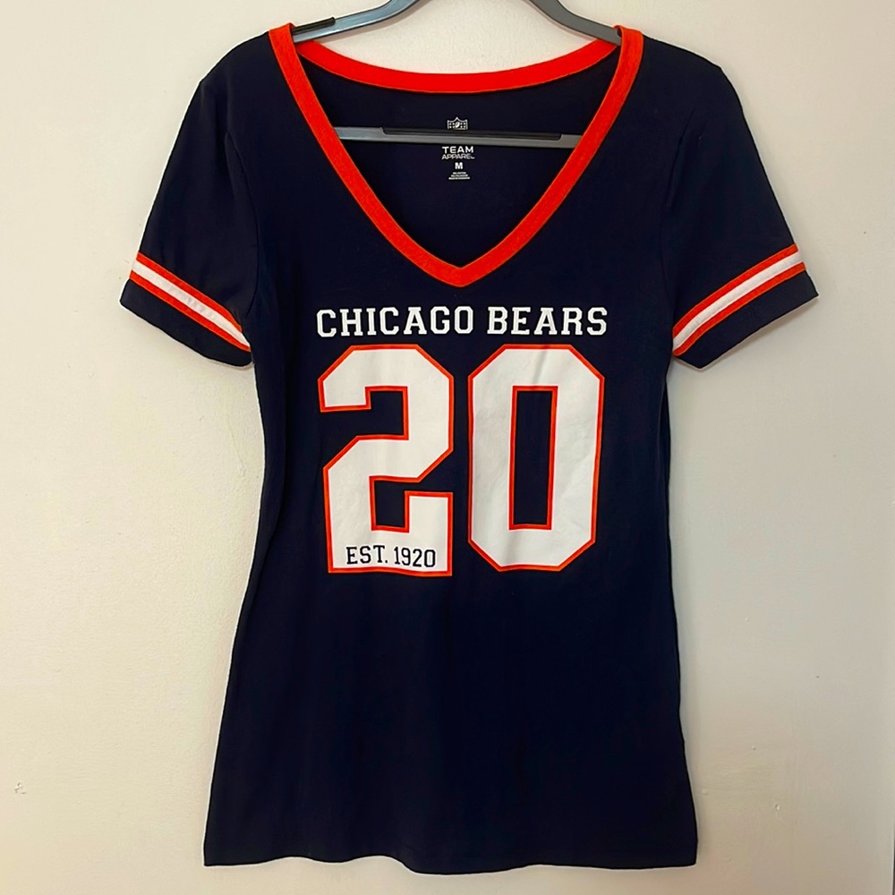 NFL TEAM APPAREL | Women’s Navy Chicago Bears Football Fitted V Neck Tee Size M